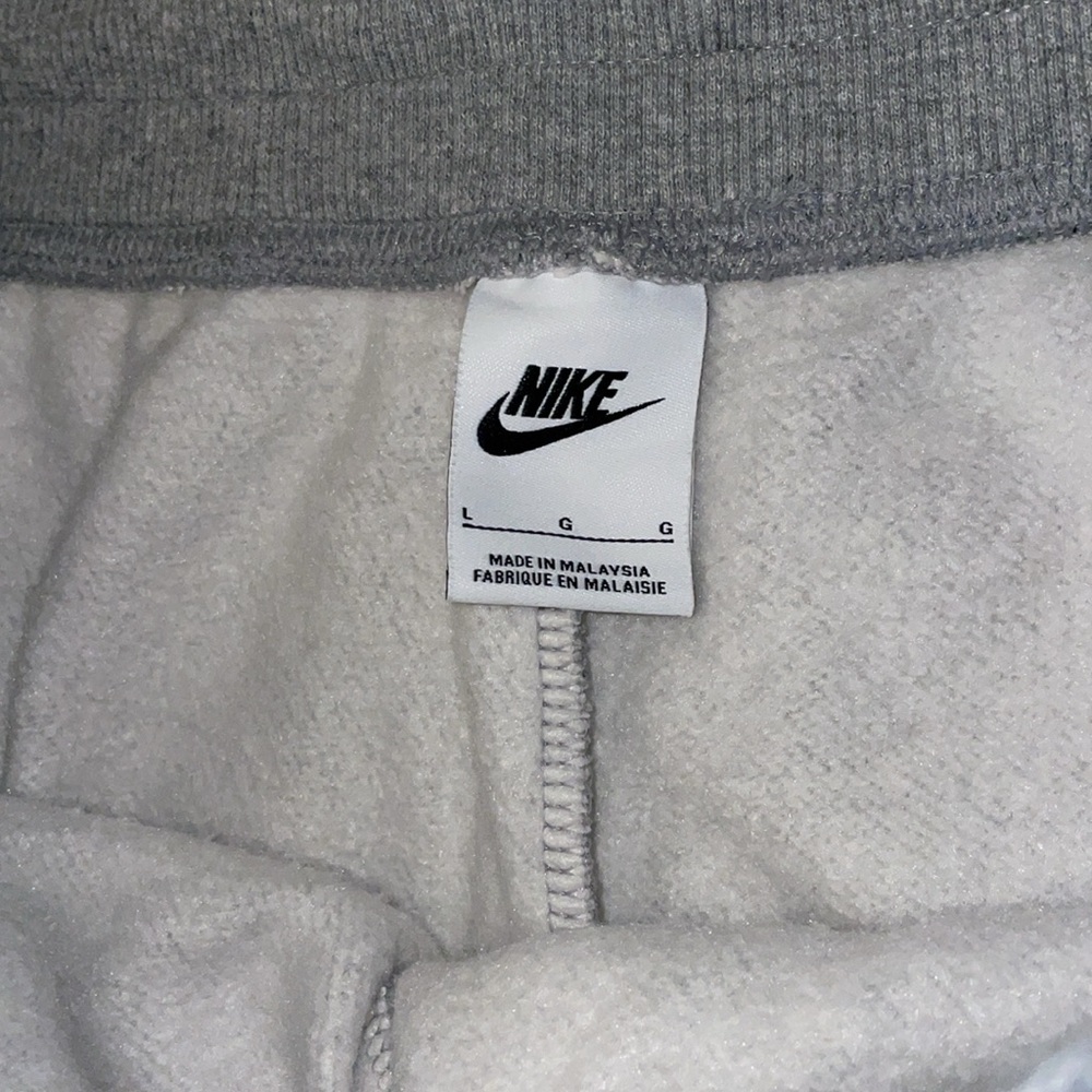 NWOT Nike Gray Athletic Shorts with Elastic Waistband. Size Large. - Picture 3 of 4